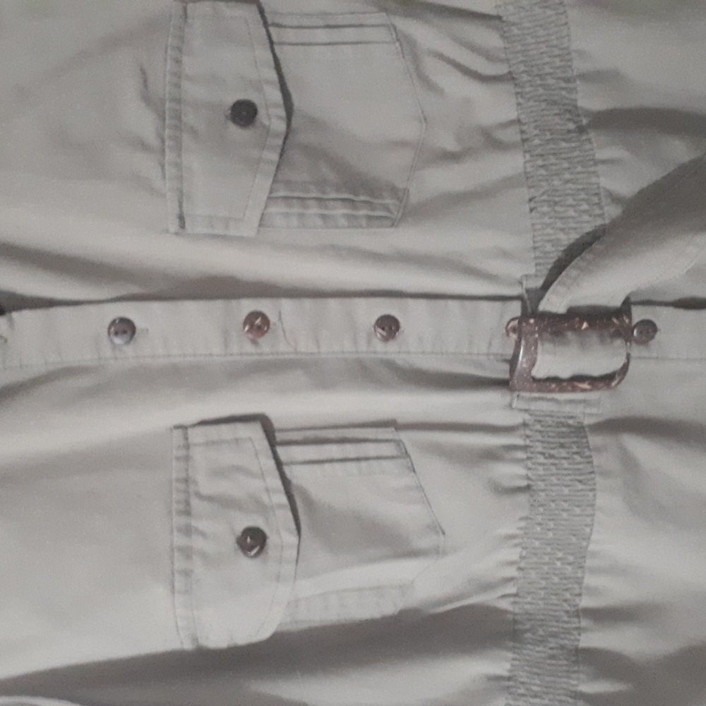Gently worn sleeveless button down - Picture 3 of 5